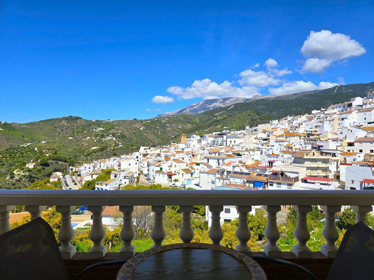 4 bedroom Villa for sale in Canillas de Albaida with pool garage - € 437,000 (Ref: 8938215)