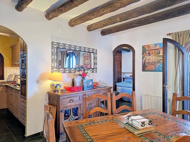 6 bedroom Villa for sale in Cómpeta with pool garage - € 749,950 (Ref: 8957938)