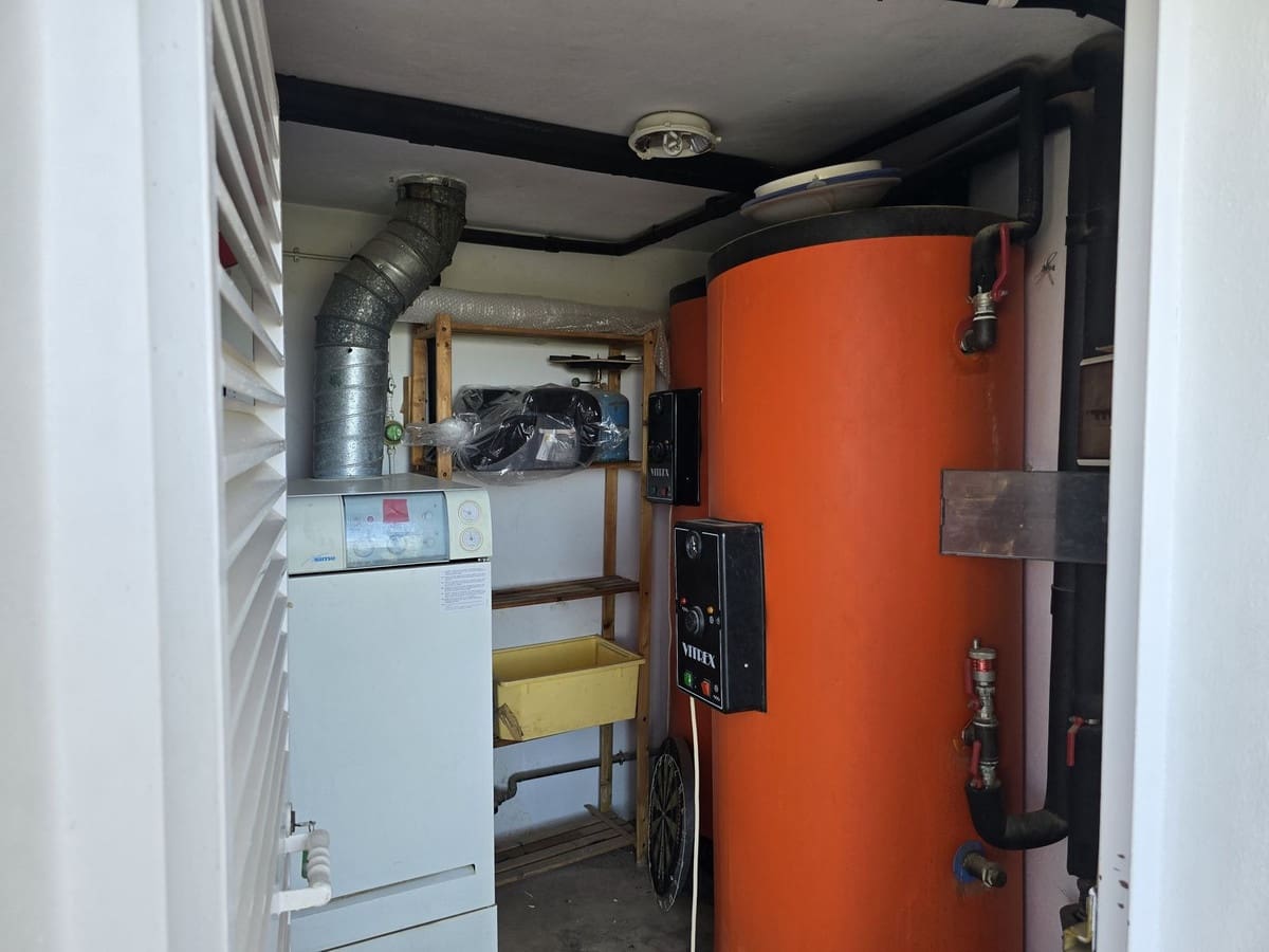 6 bedroom Villa for sale in Competa with pool garage - € 749,950 (Ref: 8957938)