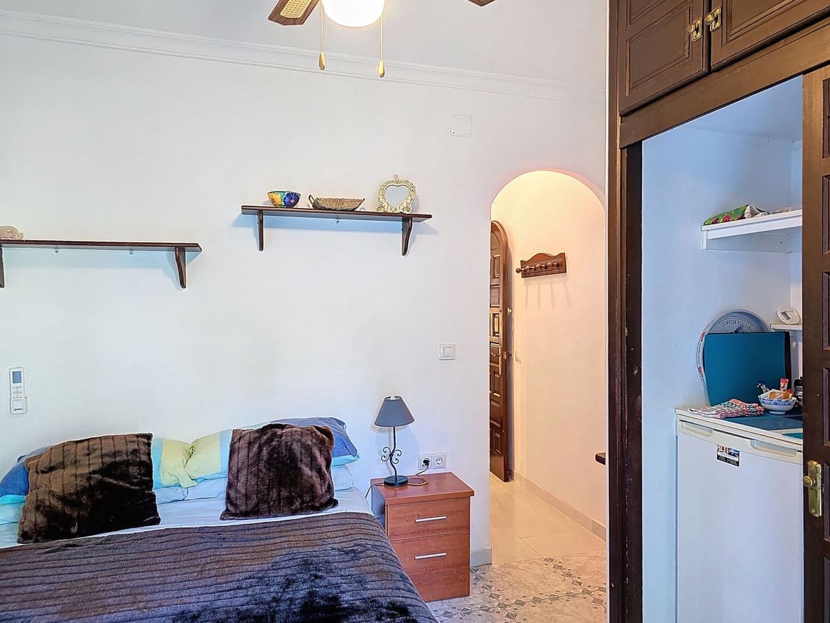 6 bedroom Villa for sale in Competa with pool garage - € 749,950 (Ref: 8957938)