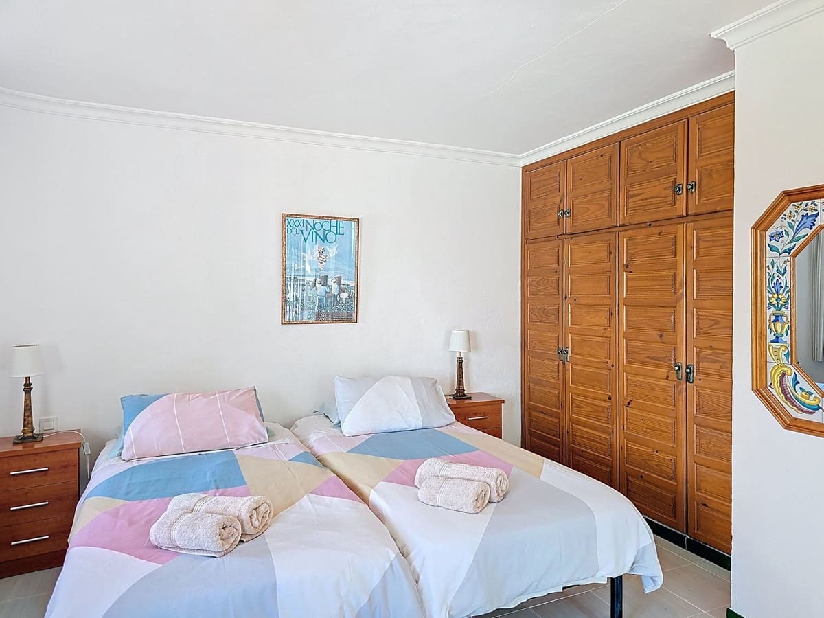 6 bedroom Villa for sale in Competa with pool garage - € 749,950 (Ref: 8957938)