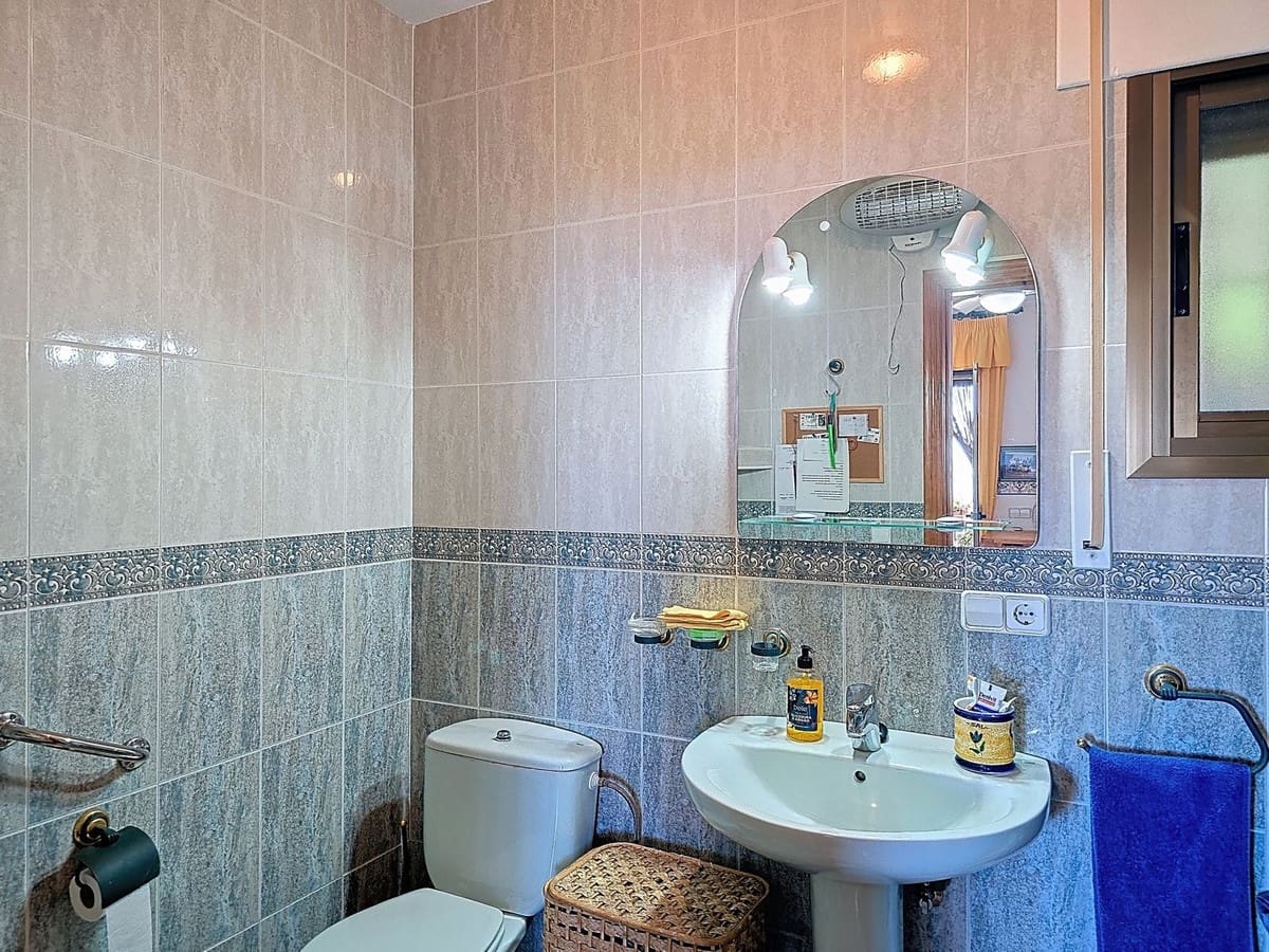 6 bedroom Villa for sale in Competa with pool garage - € 749,950 (Ref: 8957938)