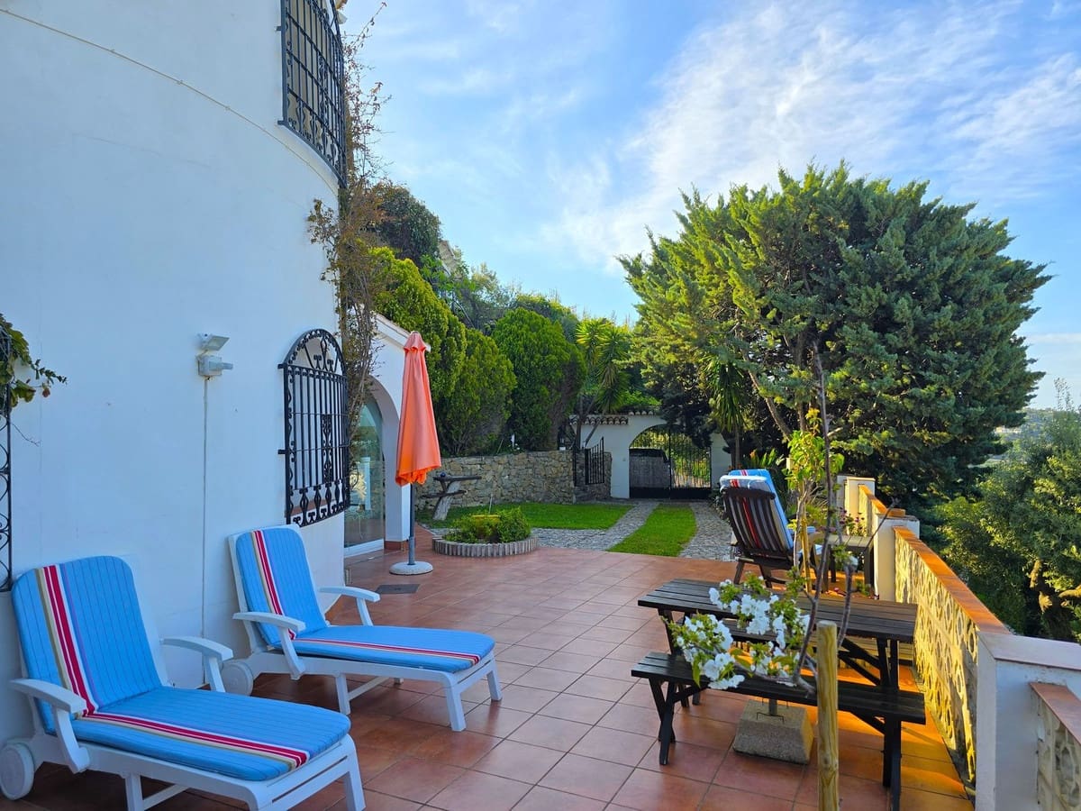 6 bedroom Villa for sale in Competa with pool garage - € 749,950 (Ref: 8957938)