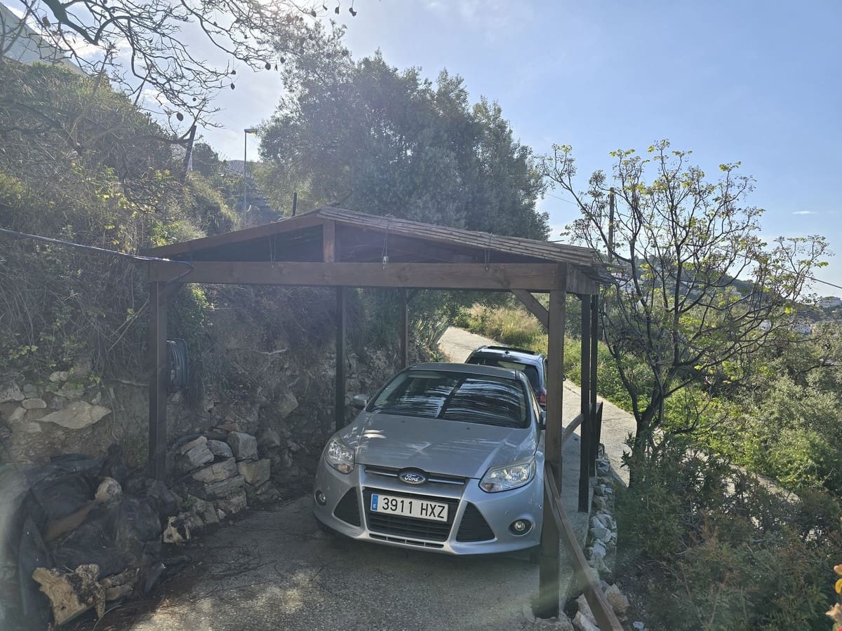 6 bedroom Villa for sale in Competa with pool garage - € 749,950 (Ref: 8957938)