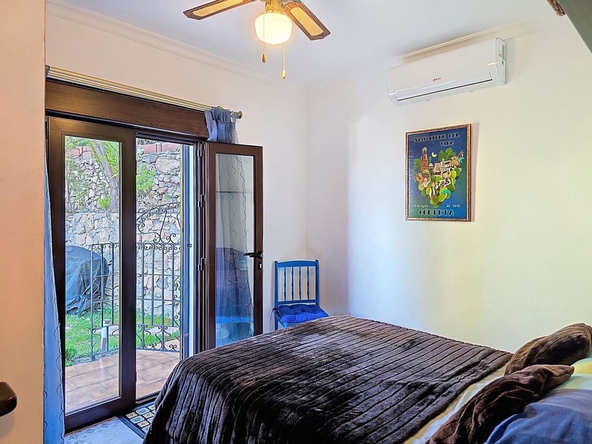 6 bedroom Villa for sale in Competa with pool garage - € 749,950 (Ref: 8957938)