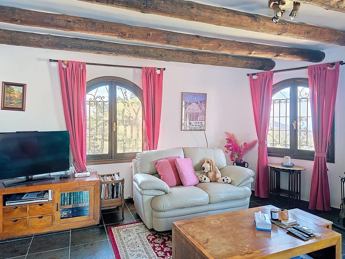 6 bedroom Villa for sale in Competa with pool garage - € 749,950 (Ref: 8957938)