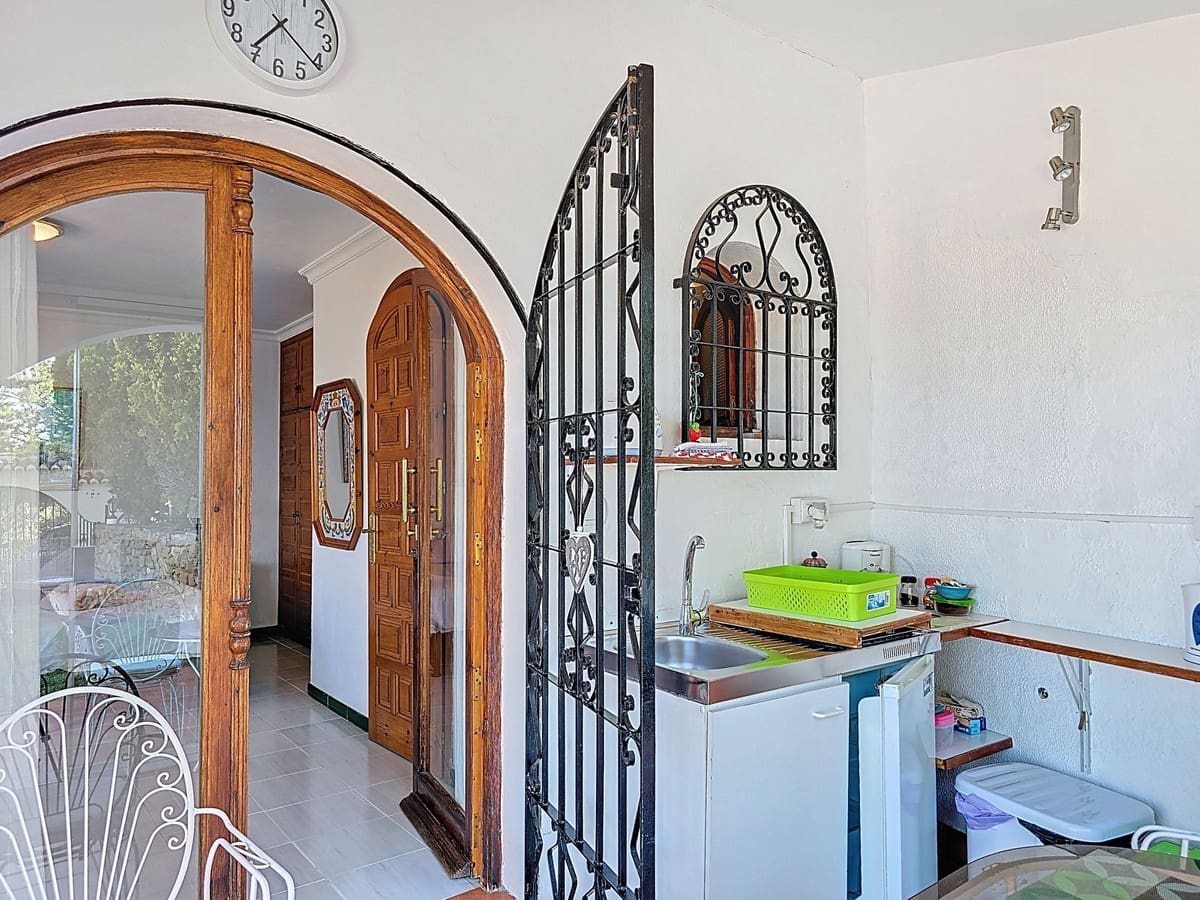 6 bedroom Villa for sale in Competa with pool garage - € 749,950 (Ref: 8957938)