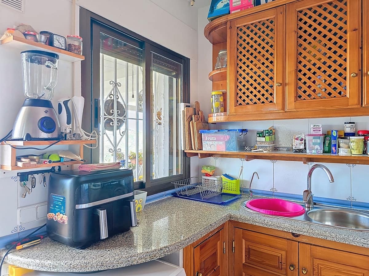 6 bedroom Villa for sale in Competa with pool garage - € 749,950 (Ref: 8957938)