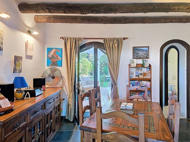 6 bedroom Villa for sale in Cómpeta with pool garage - € 749,950 (Ref: 8957938)