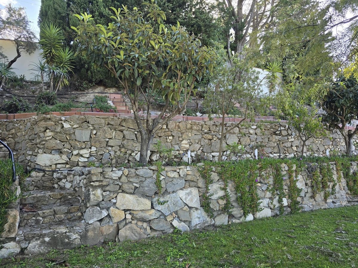 6 bedroom Villa for sale in Competa with pool garage - € 749,950 (Ref: 8957938)