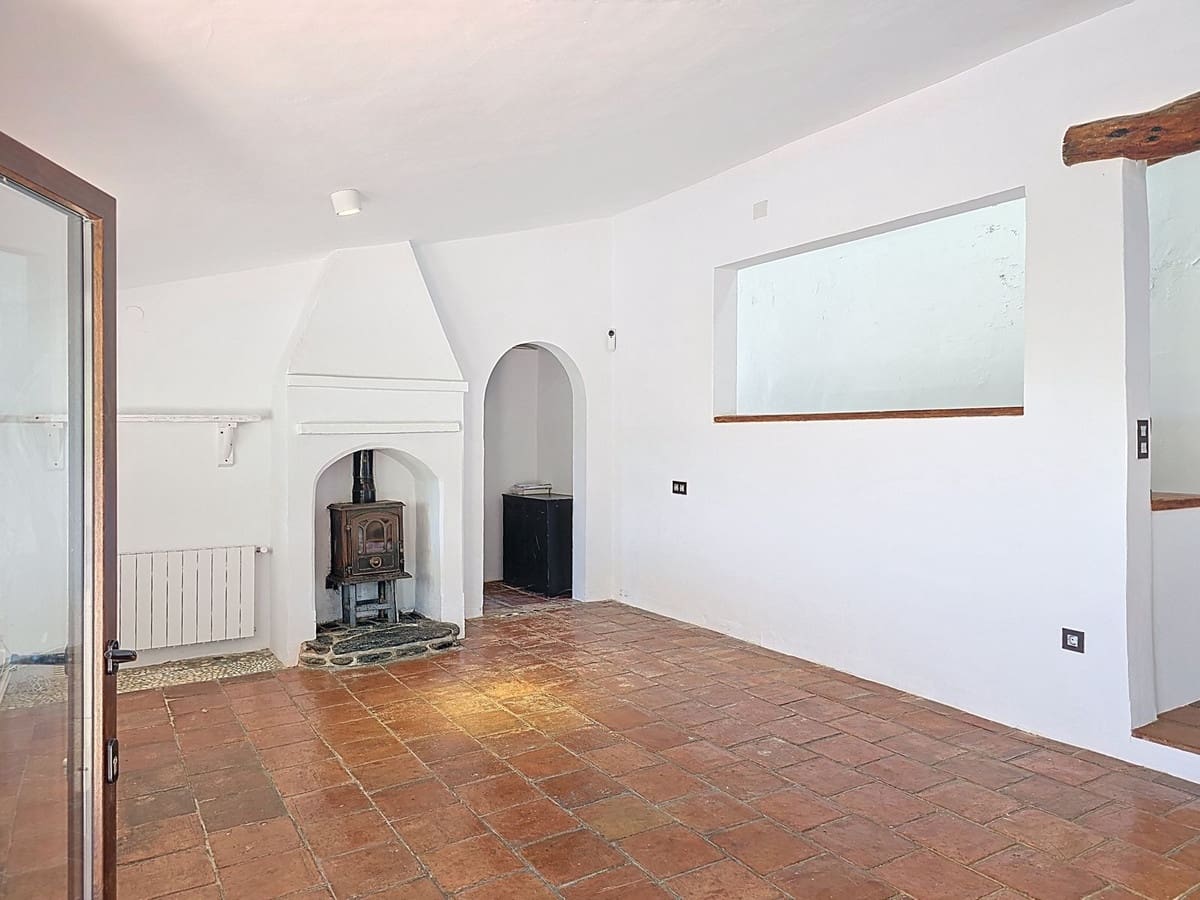 Chalet de 4 habitaciones en Sedella en venta con piscina - 350.000 € (Ref: 8960834)