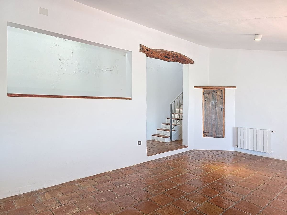 Chalet de 4 habitaciones en Sedella en venta con piscina - 350.000 € (Ref: 8960834)