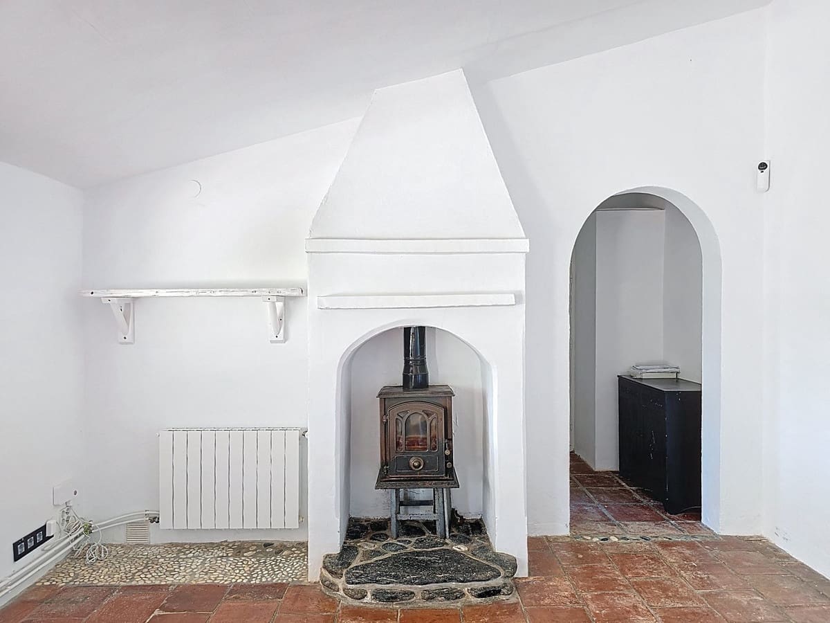 Chalet de 4 habitaciones en Sedella en venta con piscina - 350.000 € (Ref: 8960834)