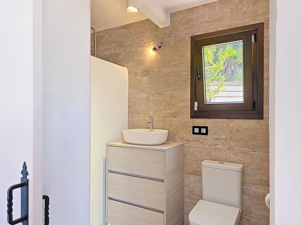 Chalet de 4 habitaciones en Sedella en venta con piscina - 350.000 € (Ref: 8960834)