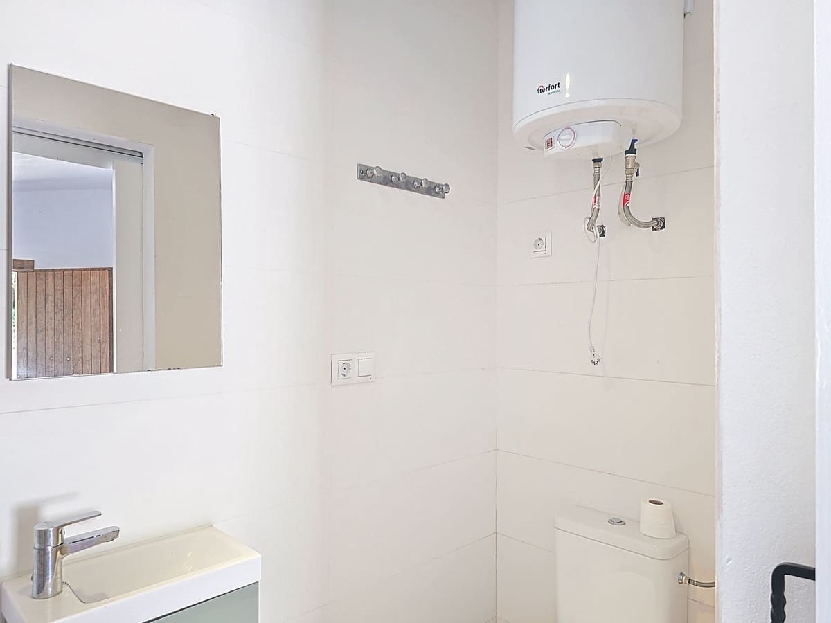 Chalet de 4 habitaciones en Sedella en venta con piscina - 350.000 € (Ref: 8960834)