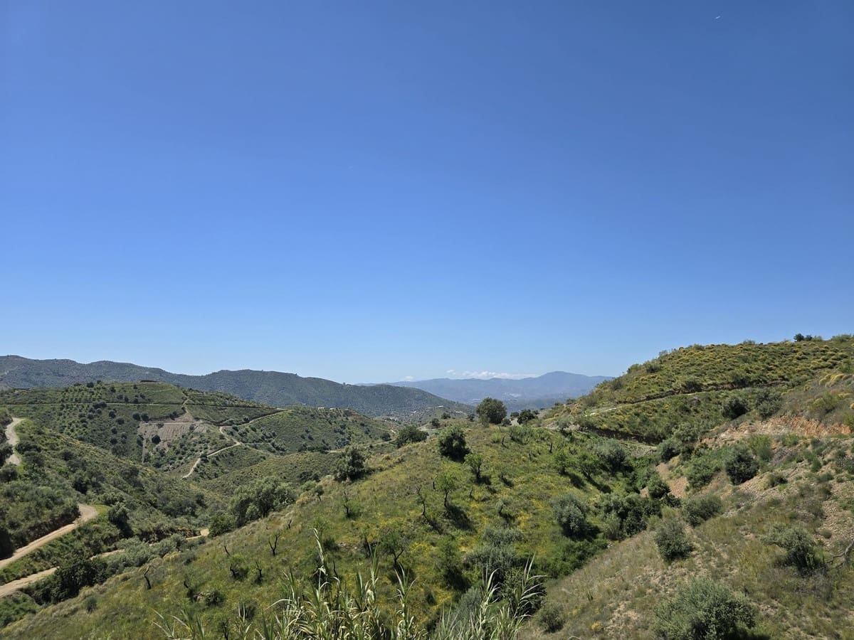 Chalet de 4 habitaciones en Sedella en venta con piscina - 350.000 € (Ref: 8960834)