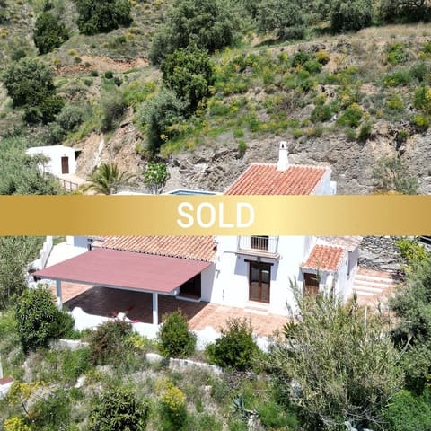 Chalet de 4 habitaciones en Sedella en venta con piscina - 350.000 € (Ref: 8960834)