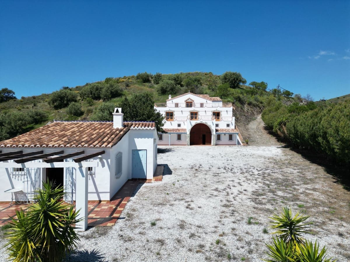 4 soveværelse Villa til salg i Sedella med garage - € 499.000 (Ref: 8961218)