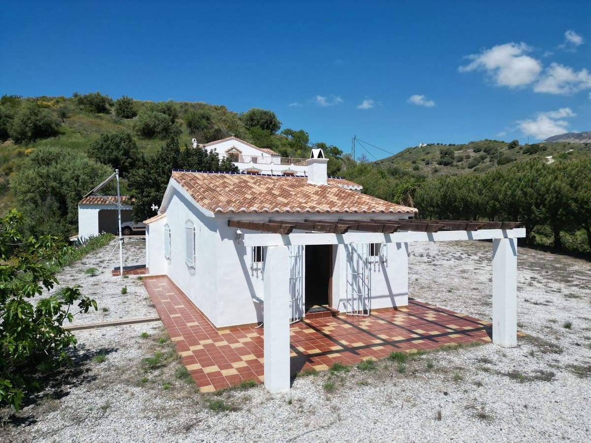 4 soveværelse Villa til salg i Sedella med garage - € 499.000 (Ref: 8961218)