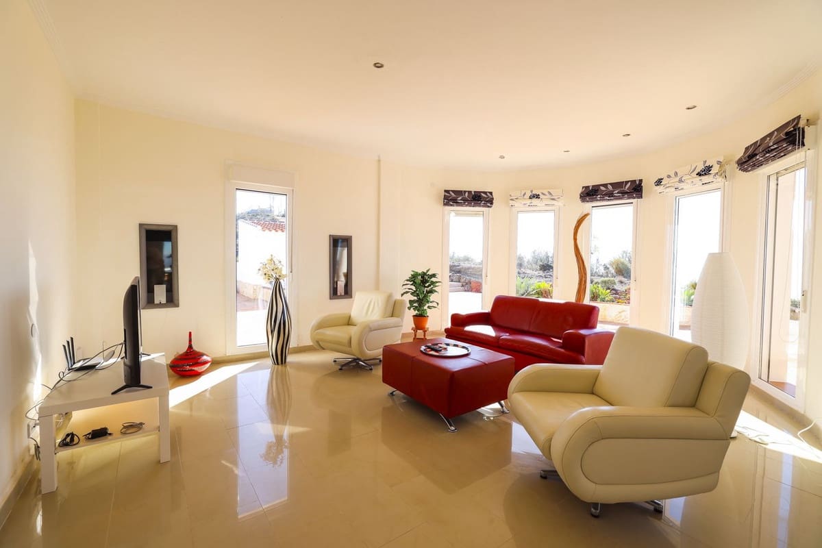 3 soveværelse Villa til salg i Arenas med swimmingpool garage - € 495.000 (Ref: 8966793)