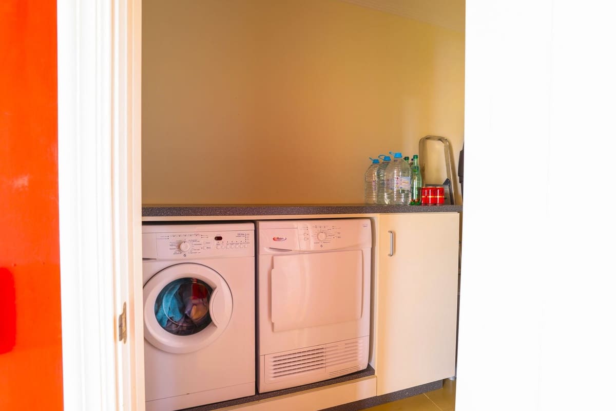 3 bedroom Villa for sale in Arenas with pool garage - € 495,000 (Ref: 8966793)