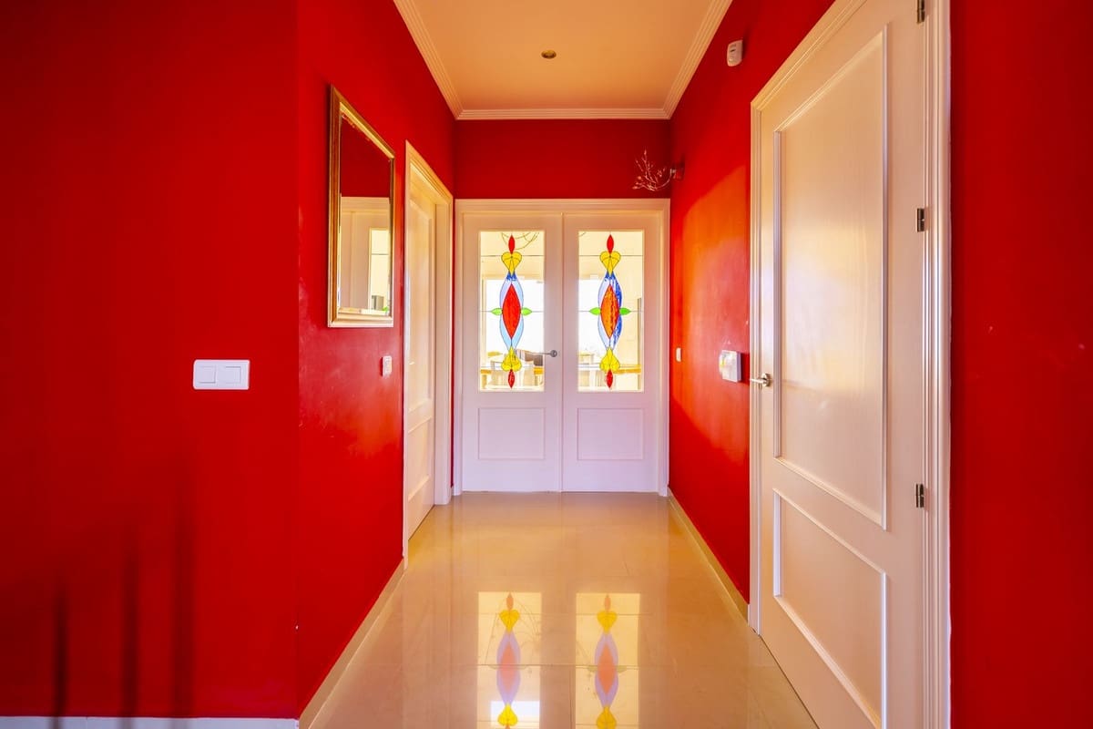 3 bedroom Villa for sale in Arenas with pool garage - € 495,000 (Ref: 8966793)