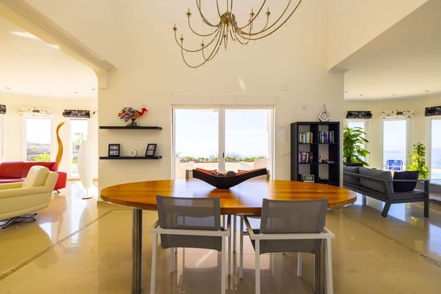 3 sypialnia Willa na sprzedaż w Arenas z basenem garażem - 495 000 € (Ref: 8966793)