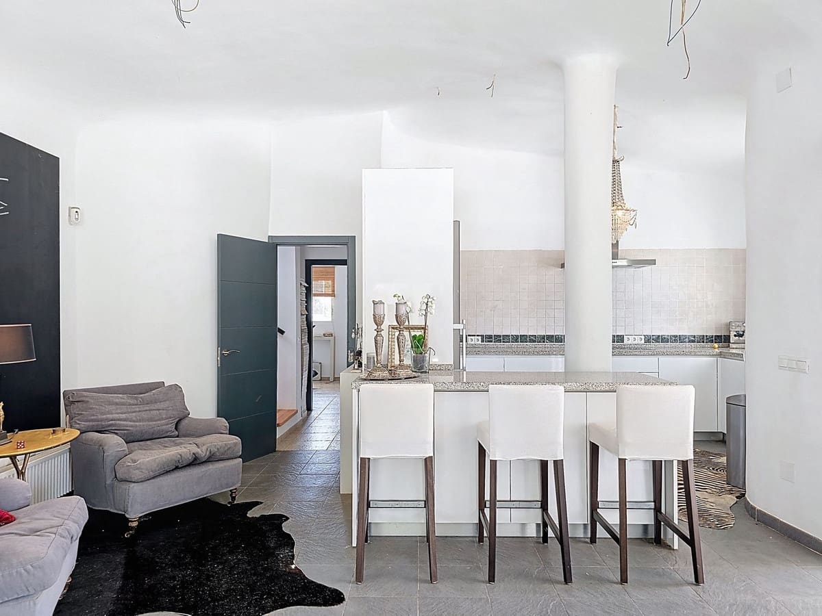 3 soveværelse Villa til salg i Arenas med swimmingpool garage - € 490.000 (Ref: 8971251)