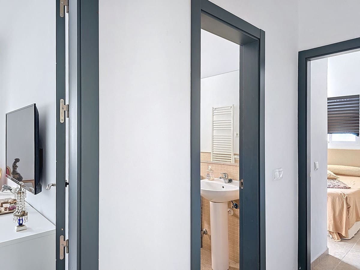 3 soveværelse Villa til salg i Arenas med swimmingpool garage - € 490.000 (Ref: 8971251)