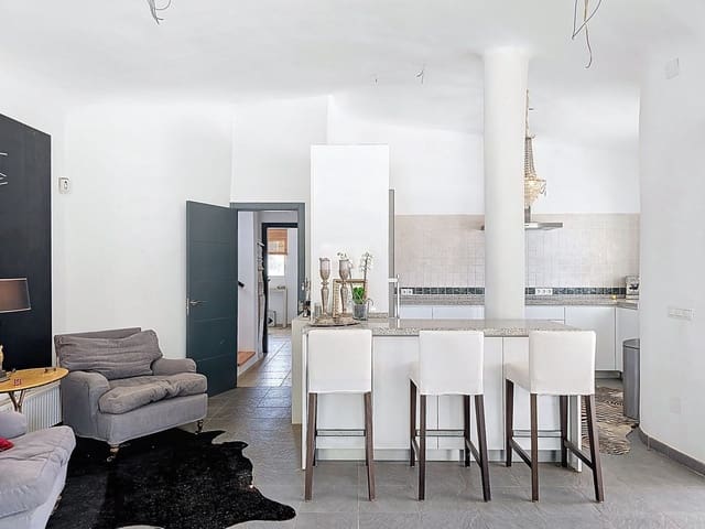 3 soverom Villa til salgs i Arenas med svømmebasseng garasje - € 490 000 (Ref: 8971251)