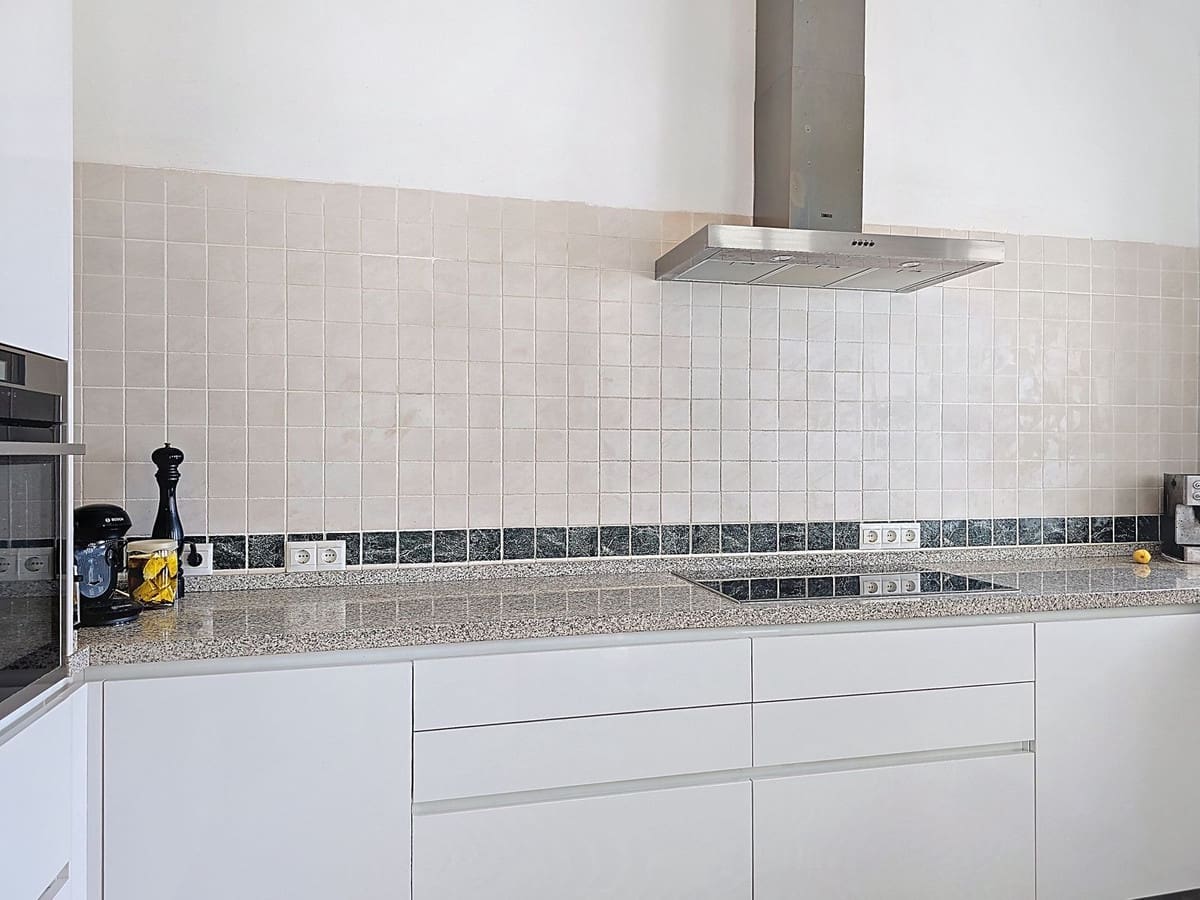 3 soveværelse Villa til salg i Arenas med swimmingpool garage - € 490.000 (Ref: 8971251)