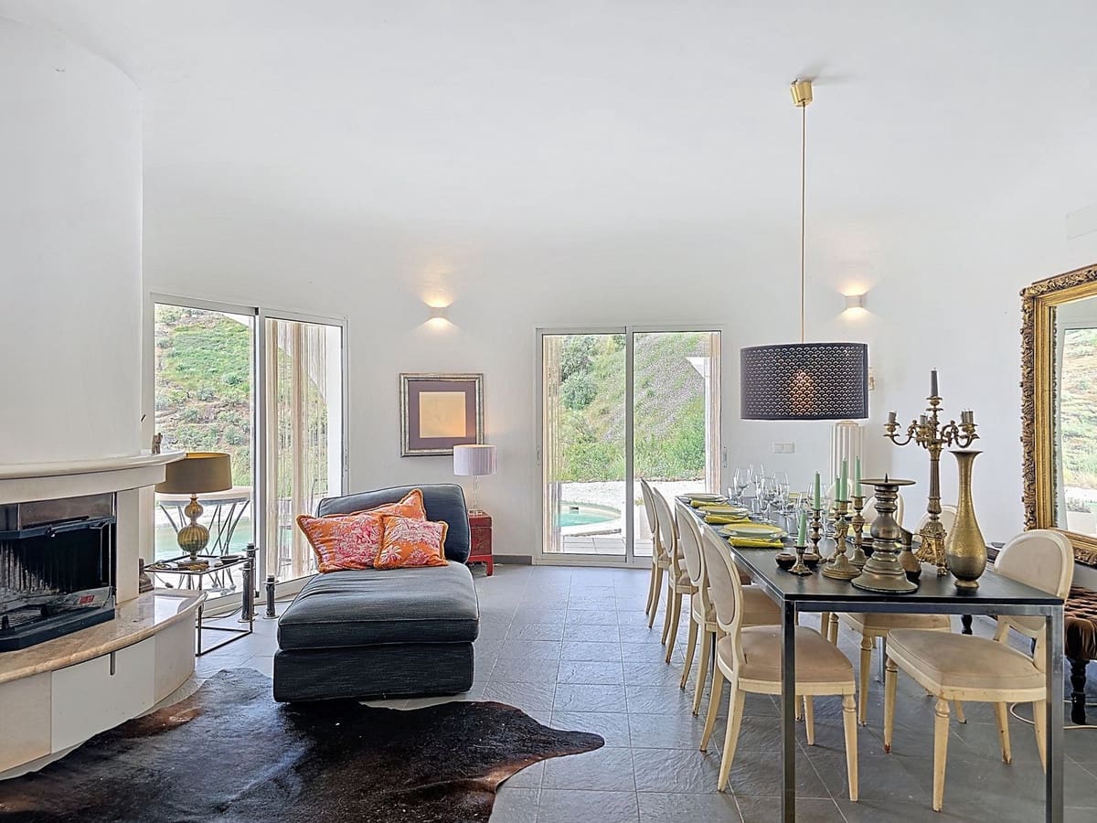 Chalet de 3 habitaciones en Arenas en venta con piscina garaje - 490.000 € (Ref: 8971251)