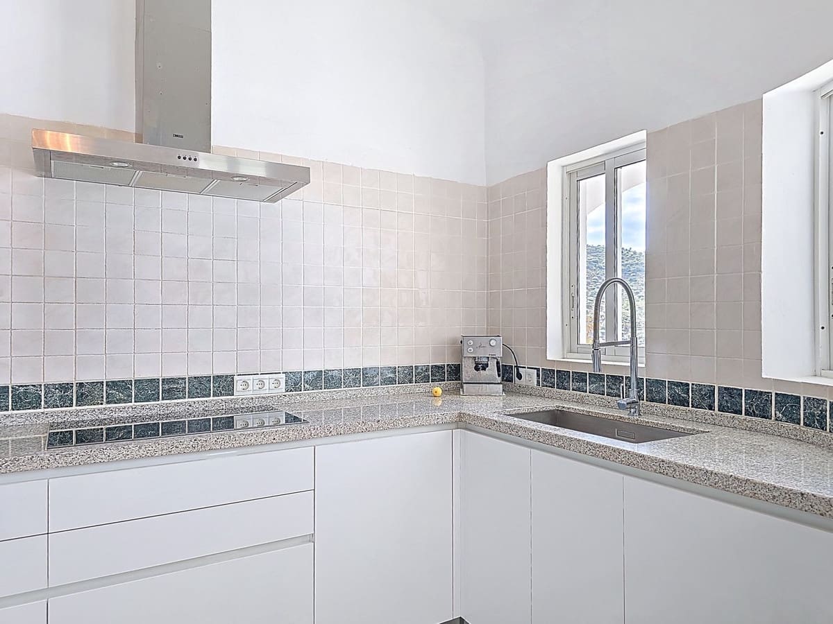 Chalet de 3 habitaciones en Arenas en venta con piscina garaje - 490.000 € (Ref: 8971251)