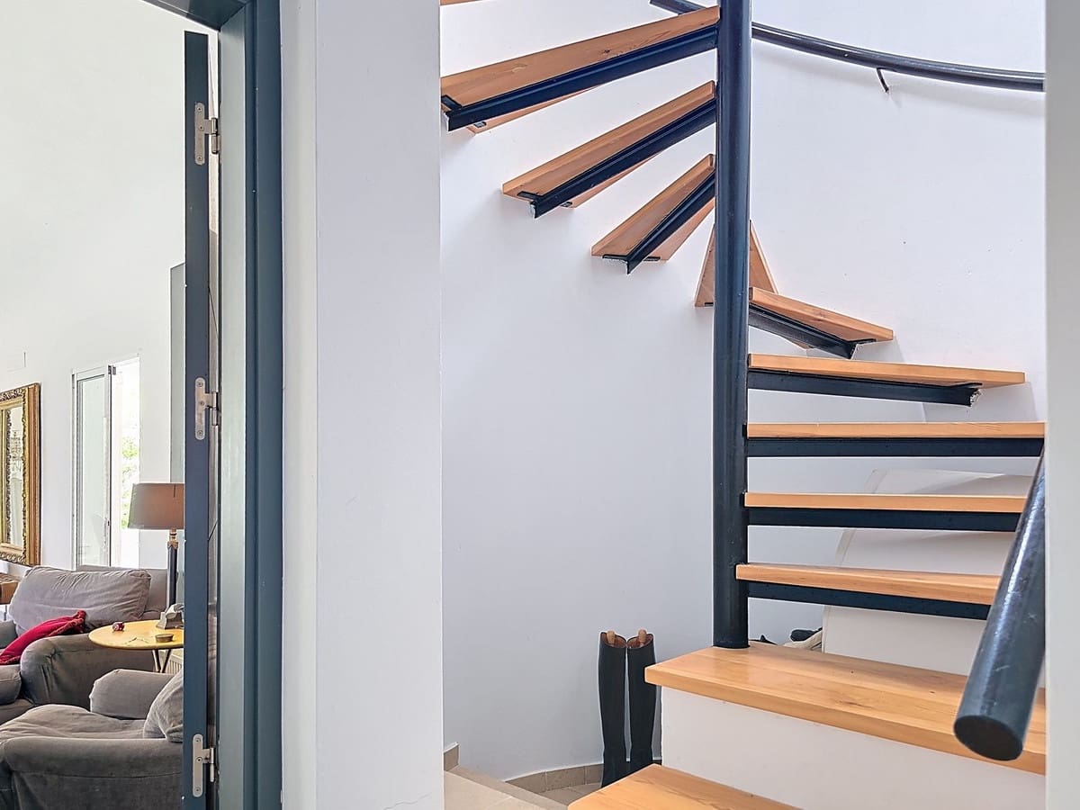 Chalet de 3 habitaciones en Arenas en venta con piscina garaje - 490.000 € (Ref: 8971251)