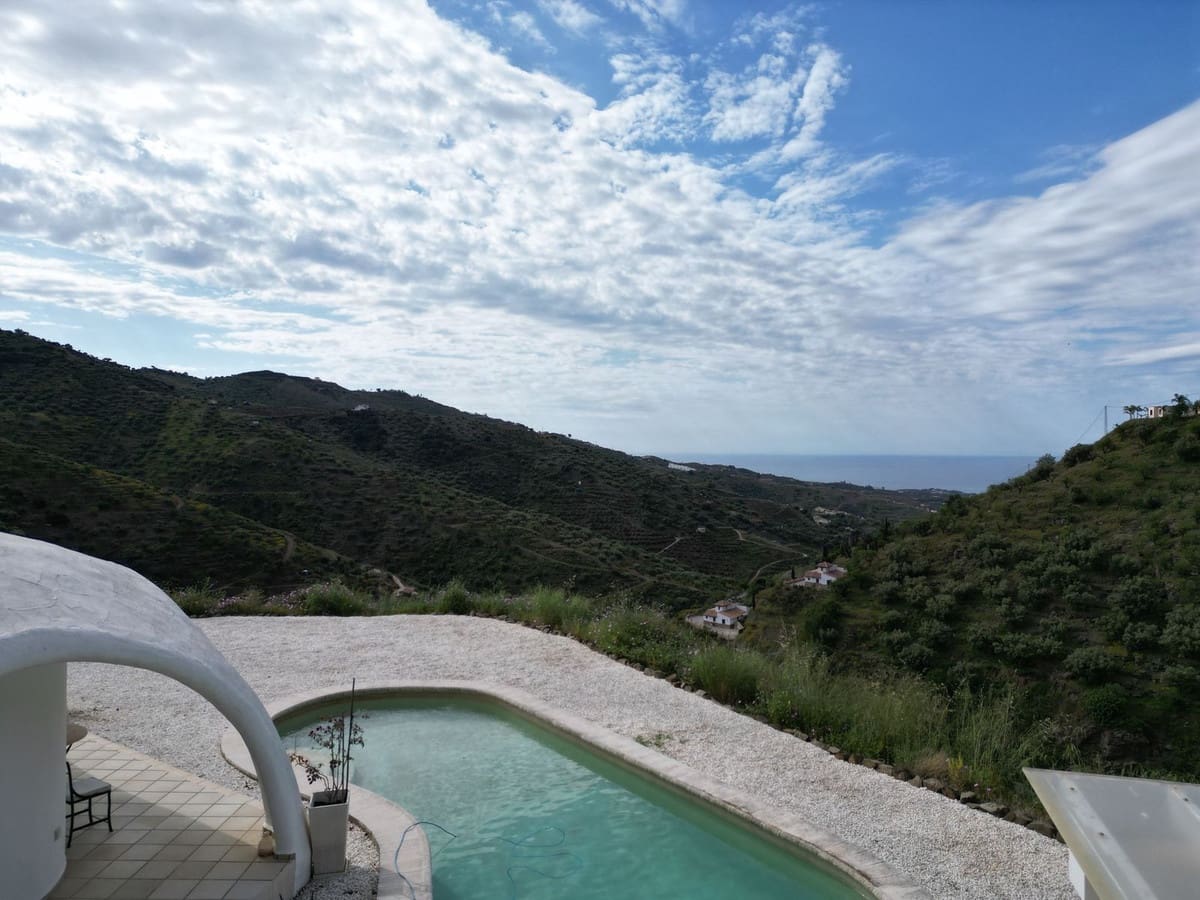 Chalet de 3 habitaciones en Arenas en venta con piscina garaje - 490.000 € (Ref: 8971251)