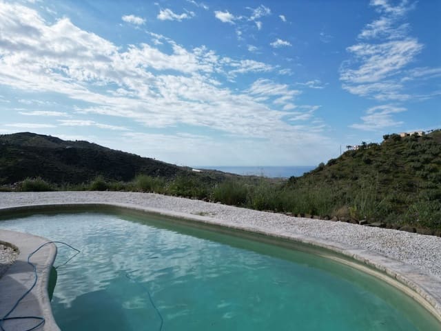 3 bedroom Villa for sale in Arenas with pool garage - € 490,000 (Ref: 8971251)