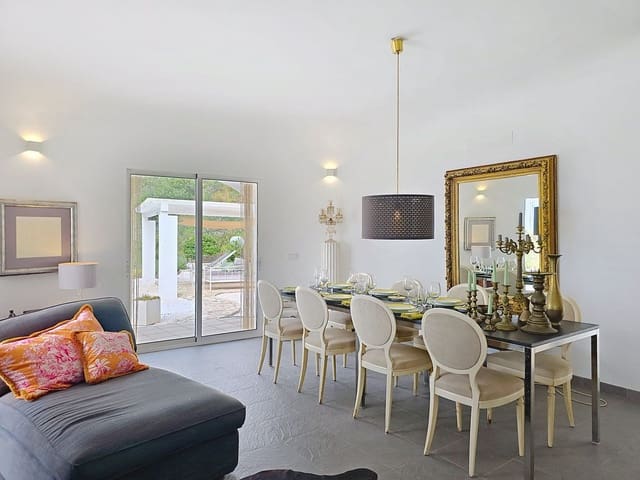 3 bedroom Villa for sale in Arenas with pool garage - € 490,000 (Ref: 8971251)