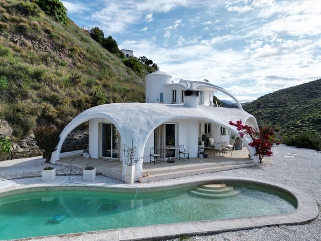 3 bedroom Villa for sale in Arenas with pool garage - € 490,000 (Ref: 8971251)