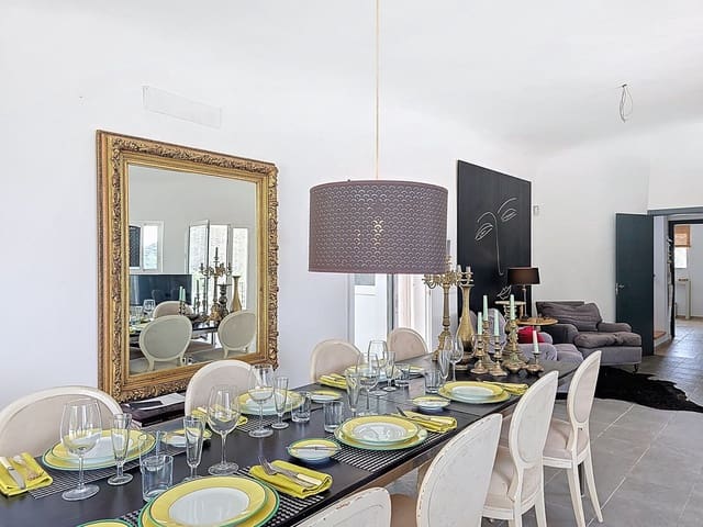 3 bedroom Villa for sale in Arenas with pool garage - € 490,000 (Ref: 8971251)