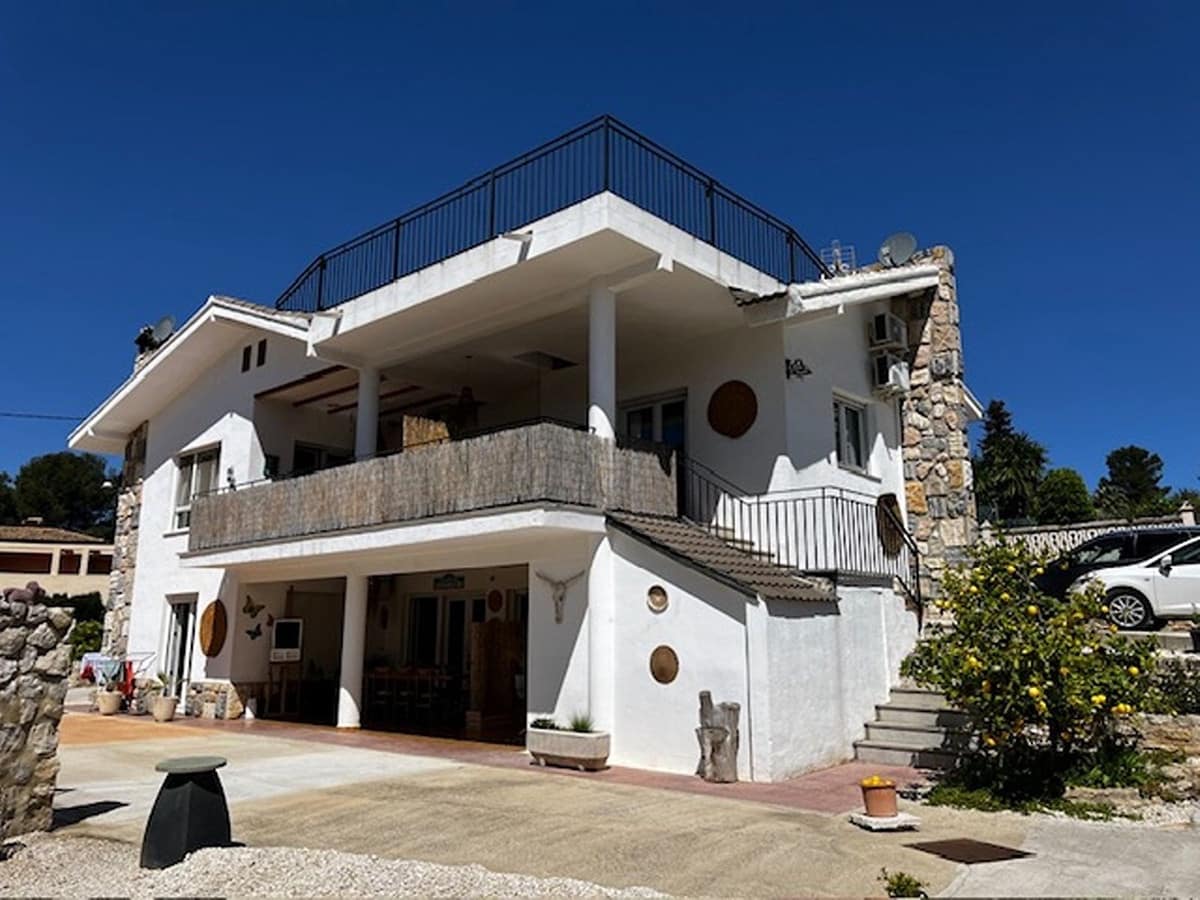 5 slaapkamer Villa te koop in Ontinyent met zwembad garage - € 495.000 (Ref: 8972207)