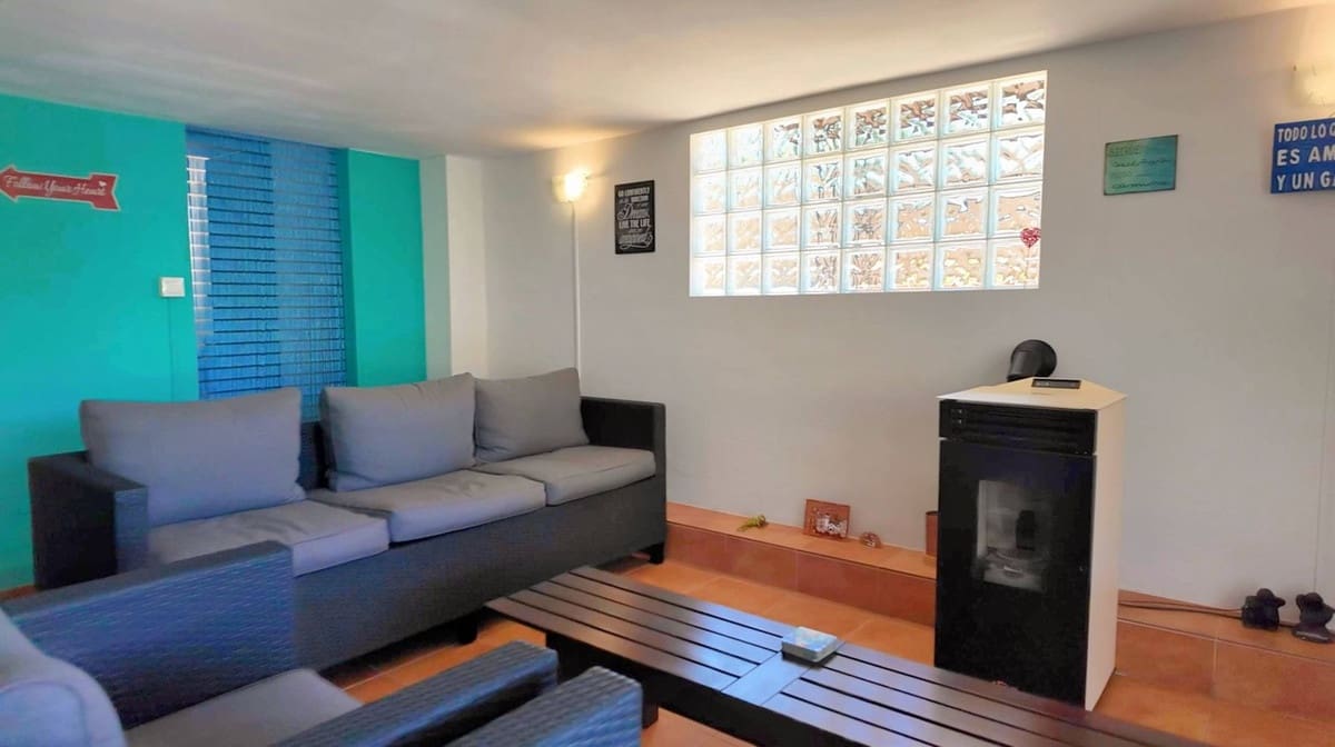 7 soveværelse Finca/Landehus til salg i Almogia med swimmingpool garage - € 599.000 (Ref: 8973197)