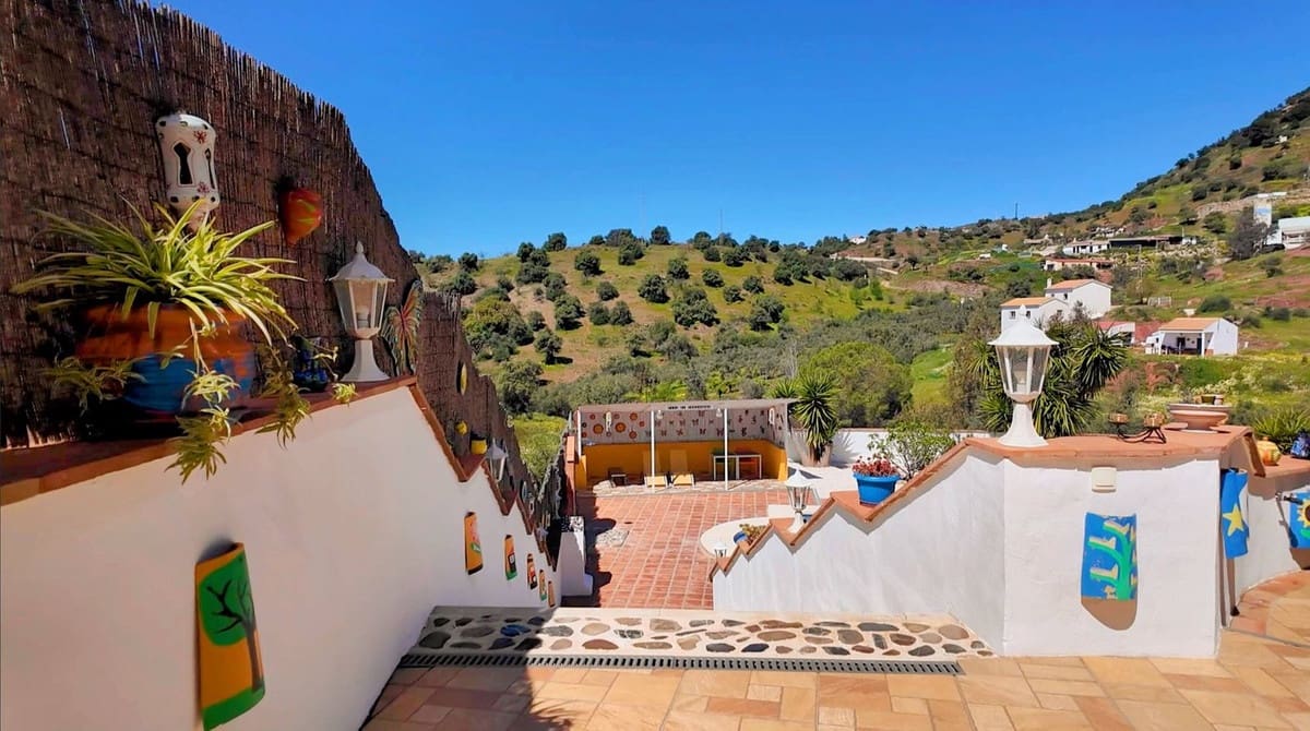 7 soveværelse Finca/Landehus til salg i Almogia med swimmingpool garage - € 599.000 (Ref: 8973197)