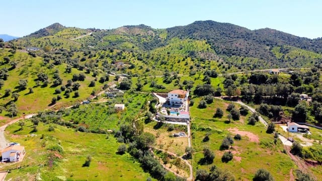 7 quarto Quinta/Casa Rural para venda em Almogía com piscina garagem - 599 000 € (Ref: 8973197)