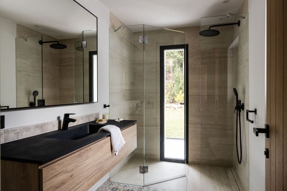 4 bedroom Villa for sale in Nueva Andalucia with pool garage - € 2,895,000 (Ref: 8973571)