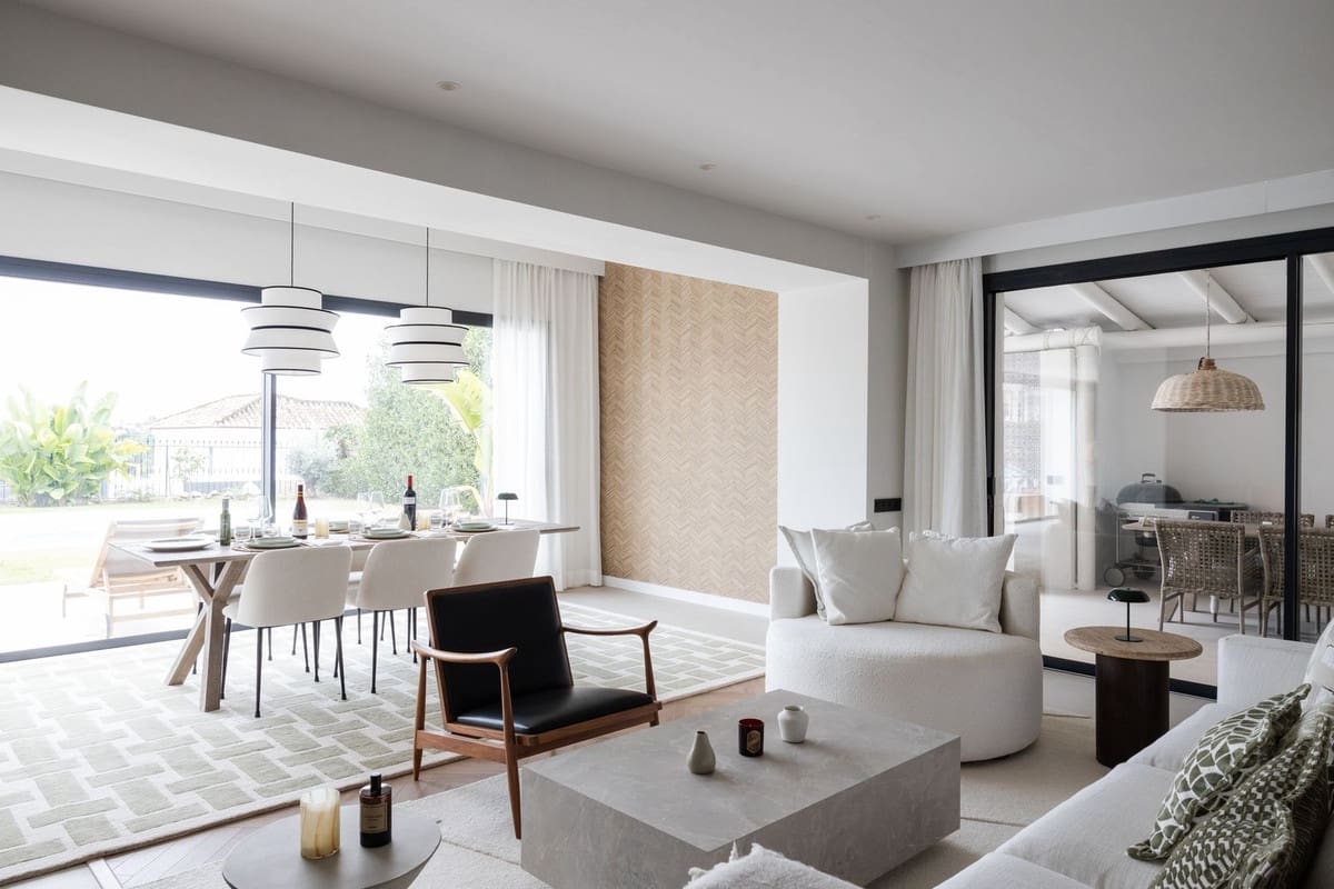 4 bedroom Villa for sale in Nueva Andalucia with pool garage - € 2,895,000 (Ref: 8973571)