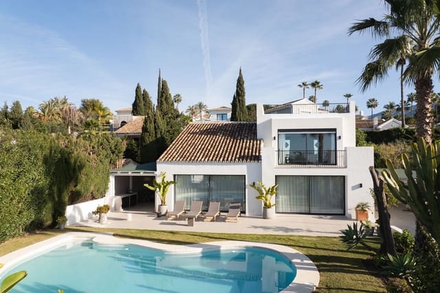 4 soveværelse Villa til salg i Nueva Andalucia, Marbella med swimmingpool garage - € 2.895.000 (Ref: 8973571)