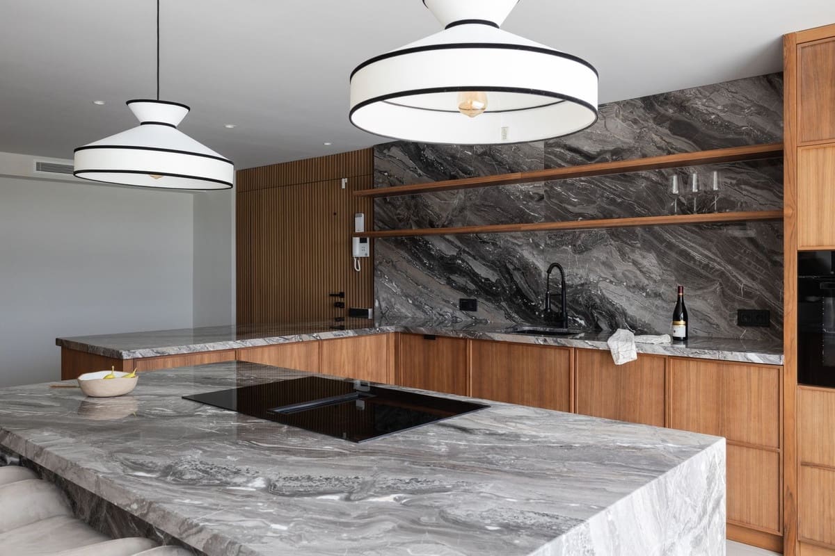 4 bedroom Villa for sale in Nueva Andalucia with pool garage - € 2,895,000 (Ref: 8973571)