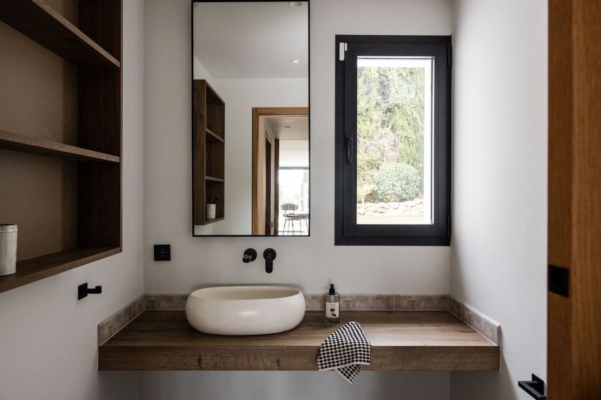 4 bedroom Villa for sale in Nueva Andalucia with pool garage - € 2,895,000 (Ref: 8973571)