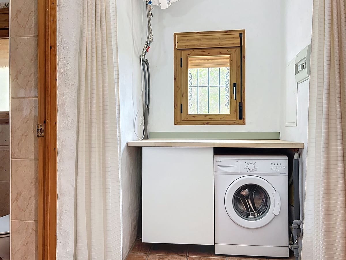 2 soveværelse Finca/Landehus til salg i Canillas de Aceituno med garage - € 229.000 (Ref: 8980432)