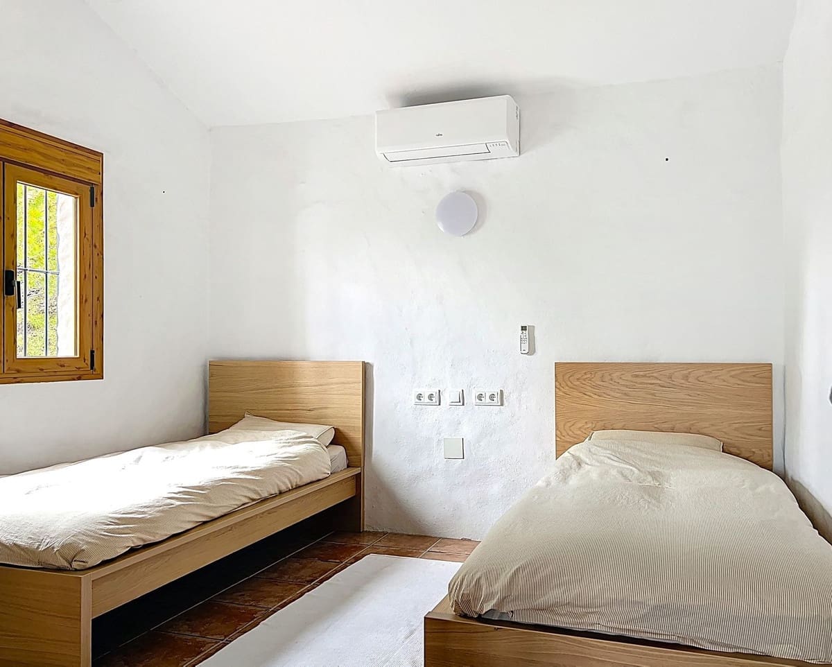 2 soveværelse Finca/Landehus til salg i Canillas de Aceituno med garage - € 229.000 (Ref: 8980432)